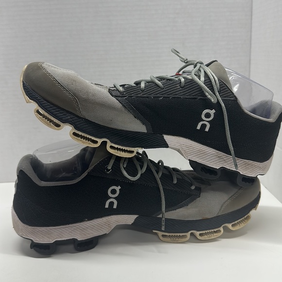 ON Running On Clouds Sneakers Shoes Running Gray Black Men's Size 10.5 - Picture 7 of 12